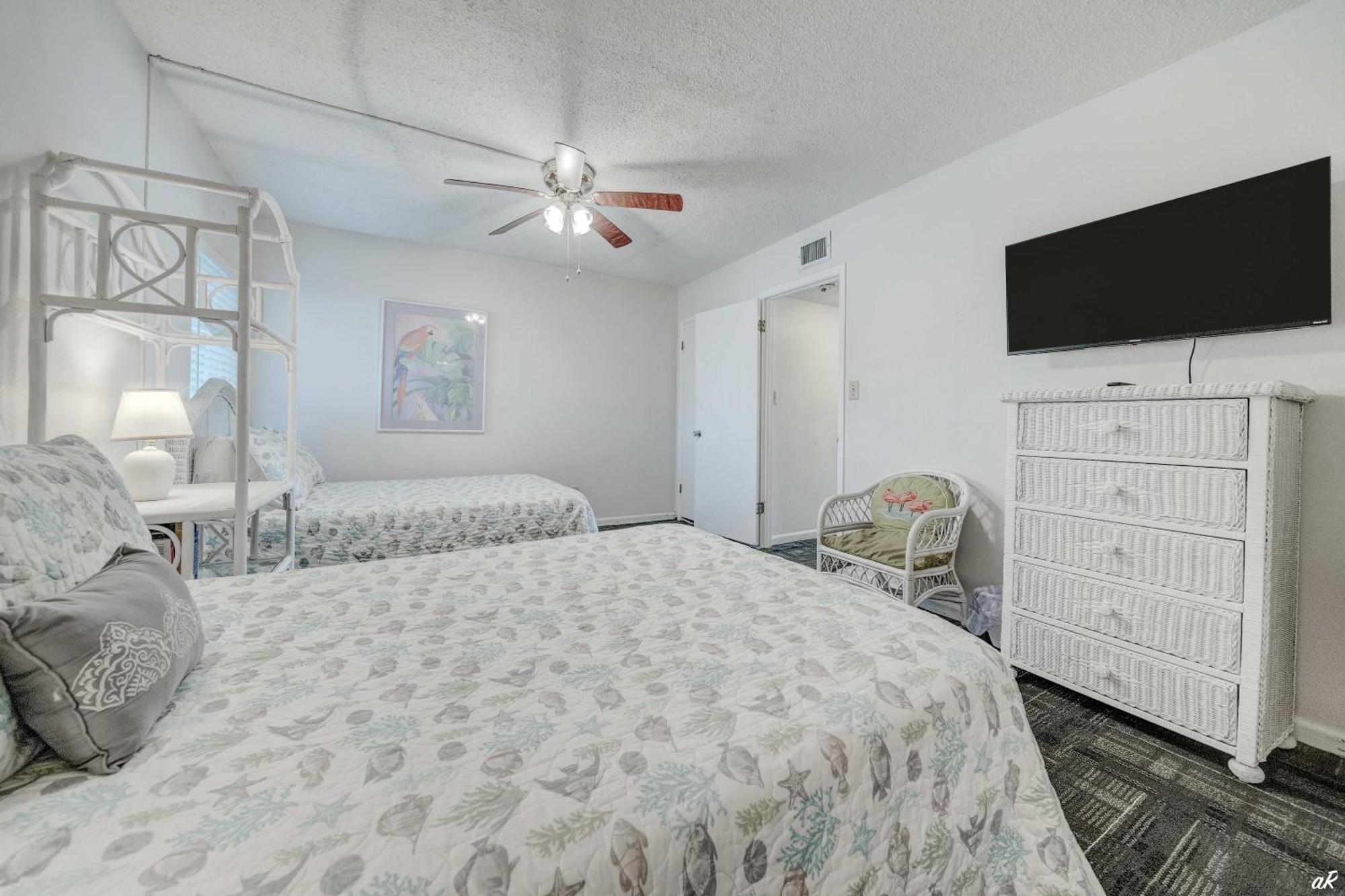 New Balcony At The Shores 101! Front Townhouse! Gulf View Property! Holiday home